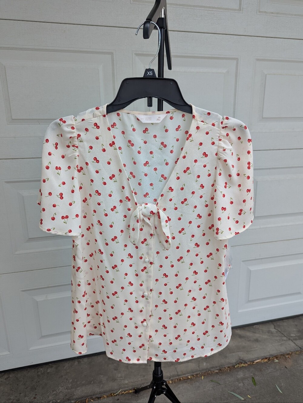 Lauren Conrad Secretary Teacher Cherry Print Tie-Front Sz XS Women's Blouse NWT